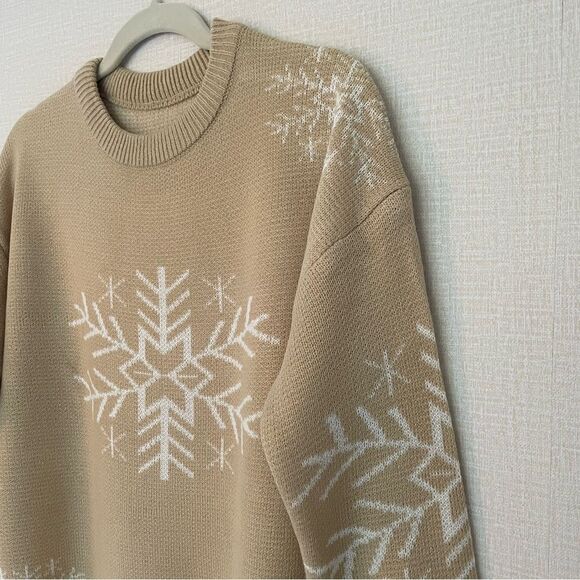 Ladies Snowflake Christmas Sweater, Tan & White, Crewneck, Medium, NWOT - Picture 4 of 7